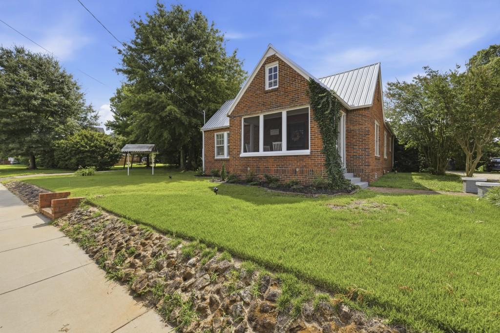 274 South Cherokee Road Social Circle, GA 30025 - Photo 3 of 34