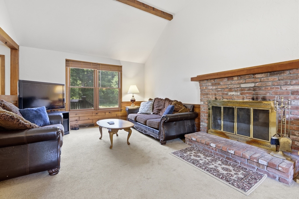 4 Oneida Place Hudson, MA 01749 - Photo 18 of 42
