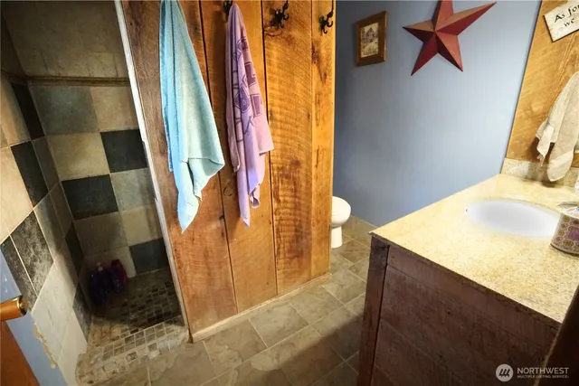 a view of walk in closet