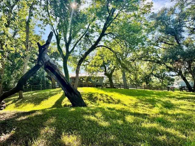 $247,200 | 17 Oakhollow, Palacios, TX 77465