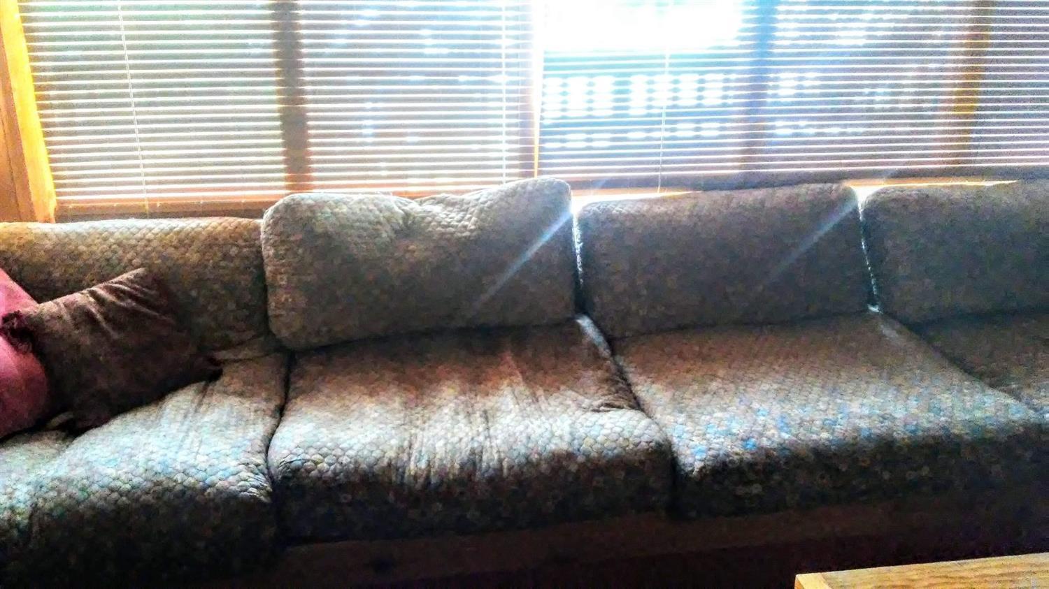 27717 Rocky Point Road Klamath Falls, OR 97601 - Photo 6 of 32 cushions!