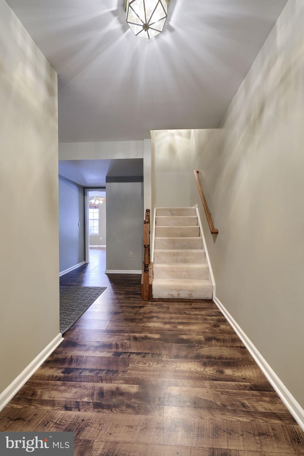 211 September Way York, PA 17403 - Photo 3 of 45