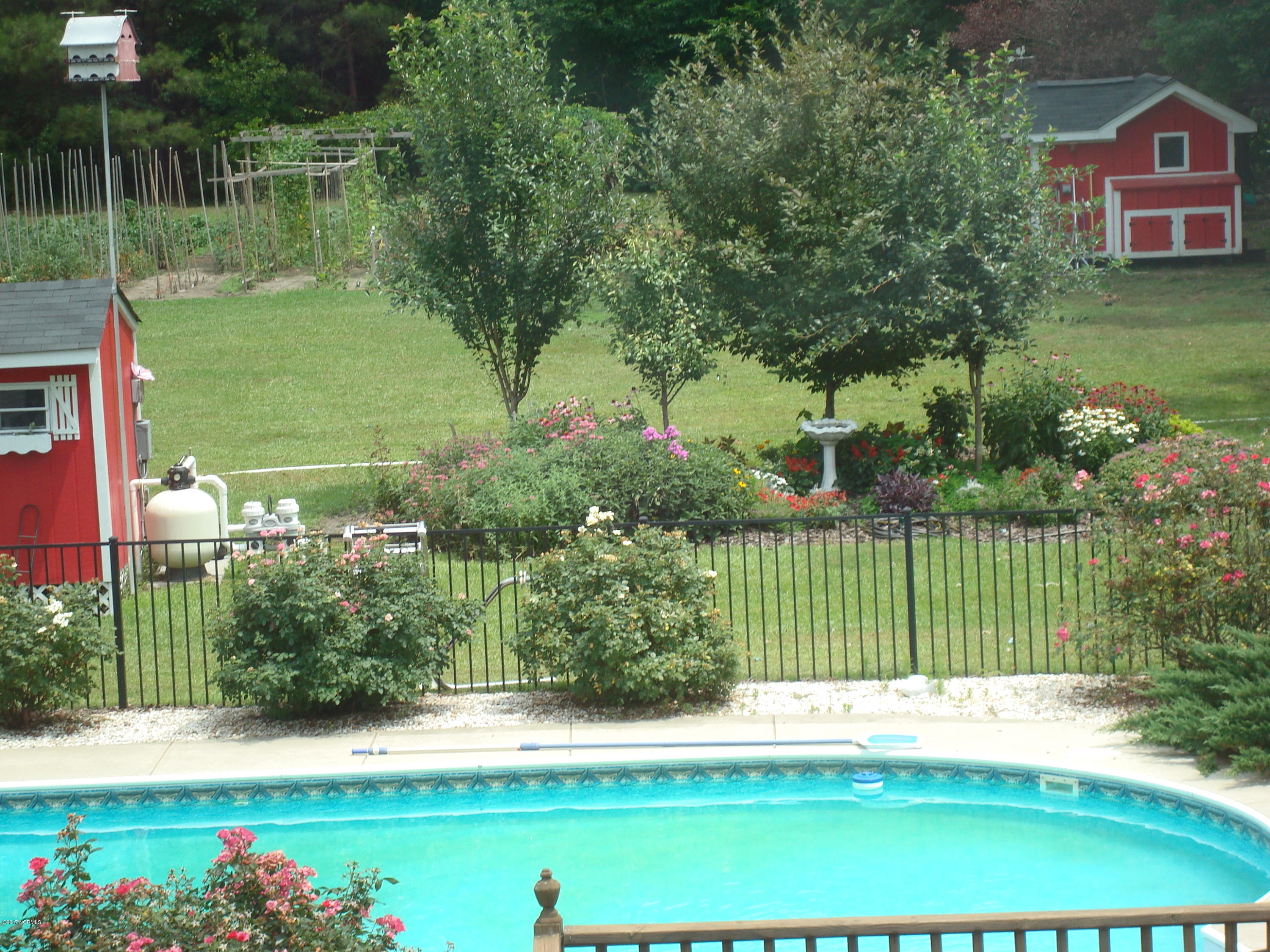 209 Boyd Swamp Road Pinetown, NC 27865 - Photo 2 of 19 In -ground pool