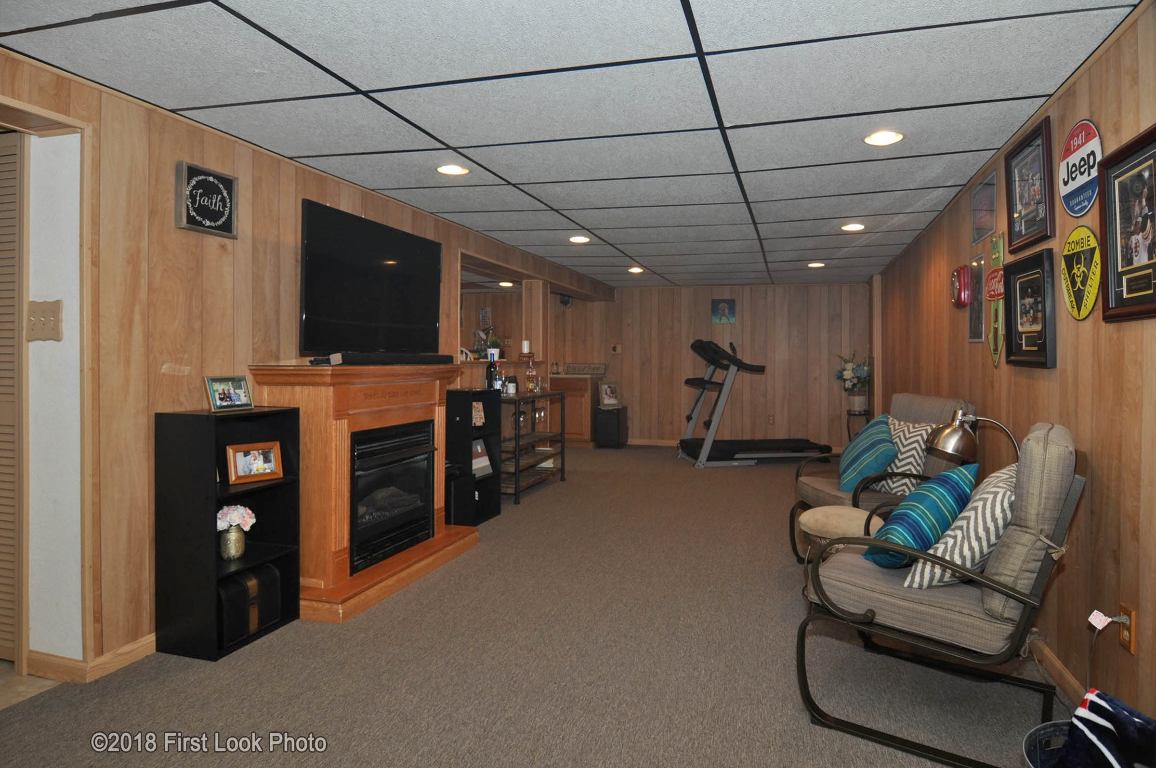 10 Hospital Road East Providence, RI 02915 - Photo 19 of 38 Gallery Image 19