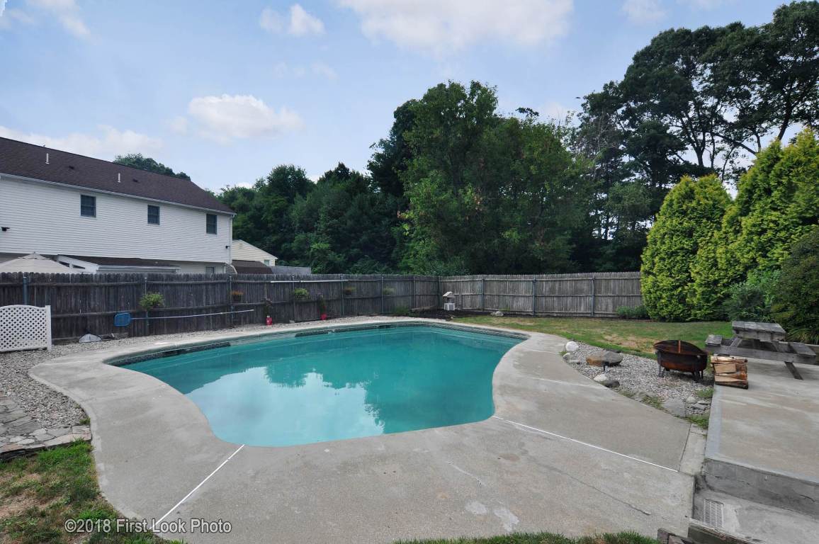 10 Hospital Road East Providence, RI 02915 - Photo 37 of 38 Gallery Image 37