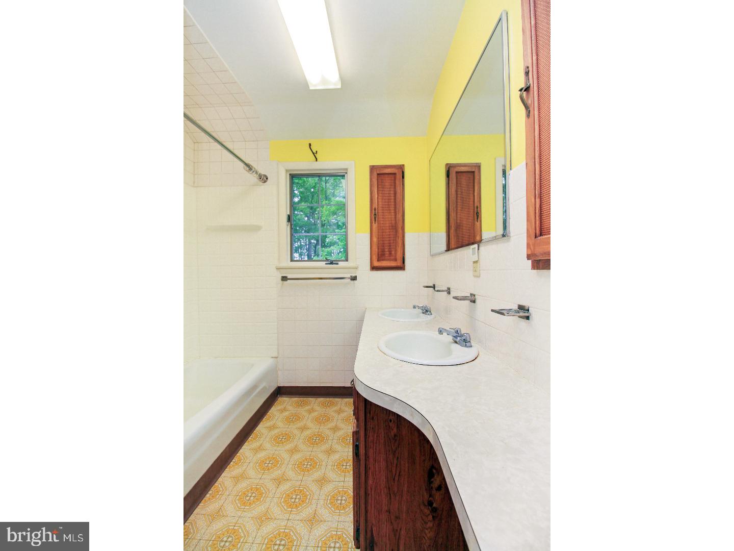 50 Beagle Club Road Pilesgrove, NJ 08098 - Photo 19 of 25 Bathroom