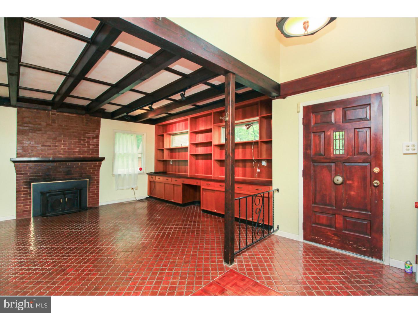50 Beagle Club Road Pilesgrove, NJ 08098 - Photo 5 of 25 Living Room