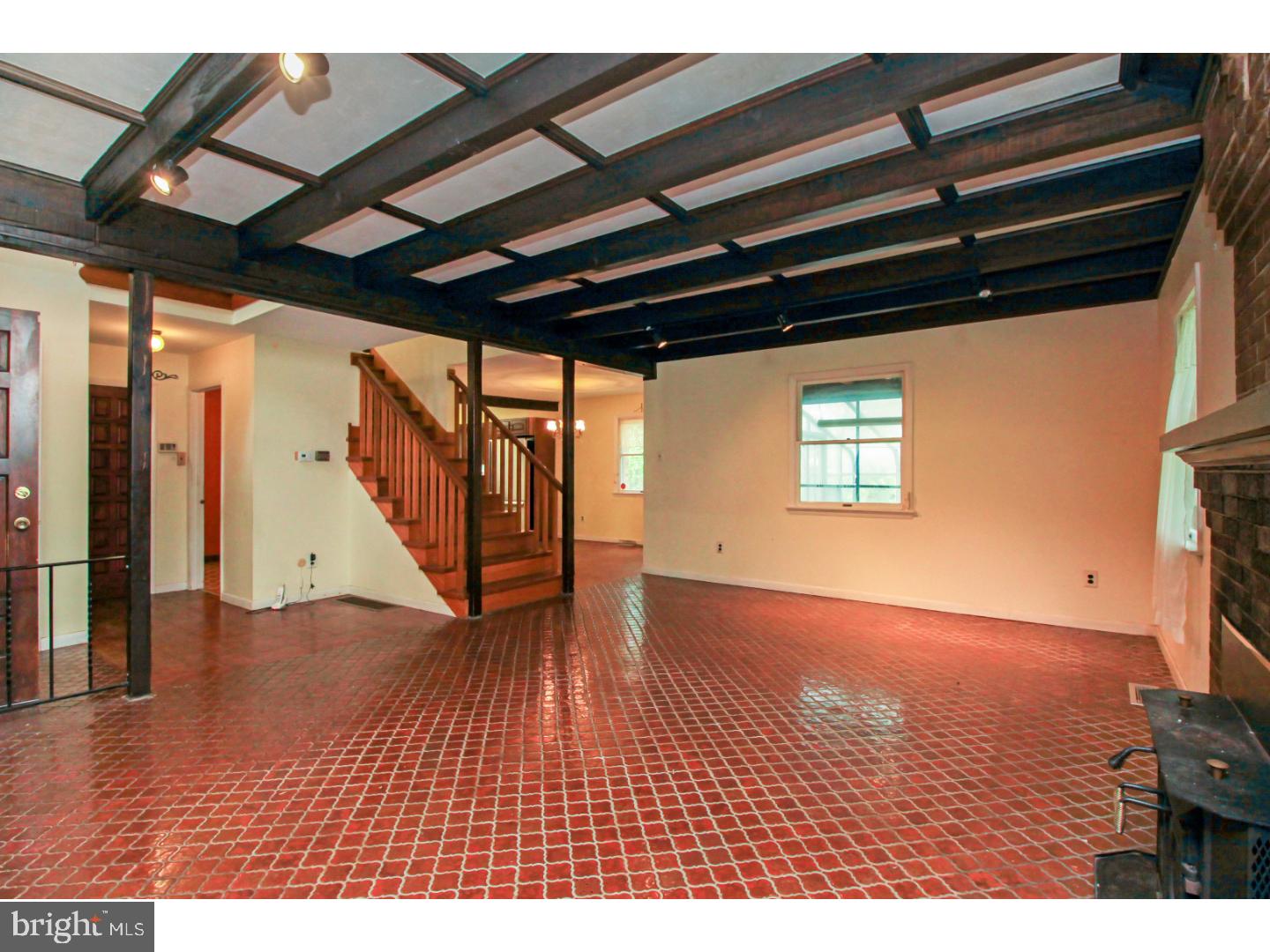 50 Beagle Club Road Pilesgrove, NJ 08098 - Photo 7 of 25 Living Room