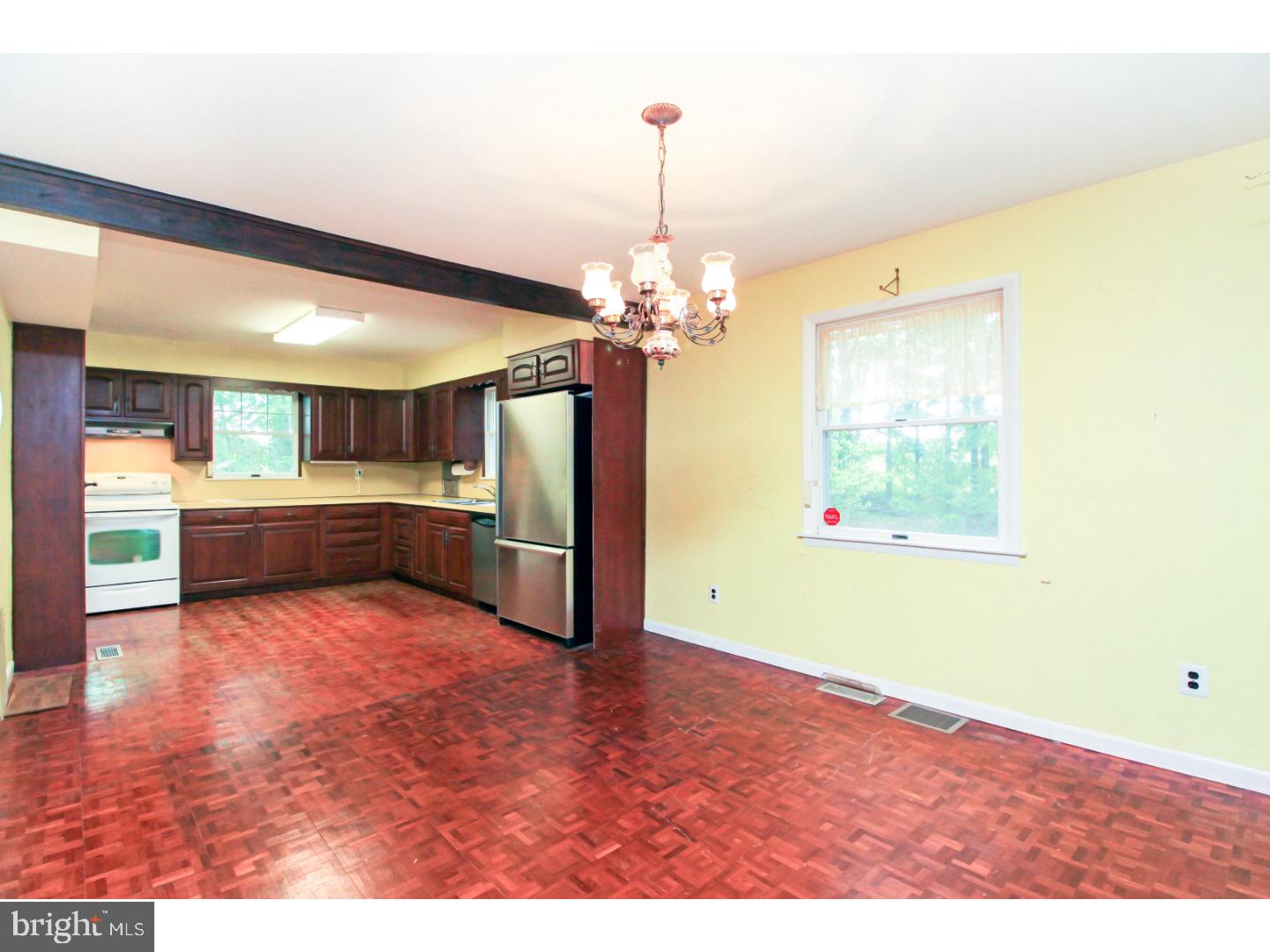 50 Beagle Club Road Pilesgrove, NJ 08098 - Photo 9 of 25 Dining Room