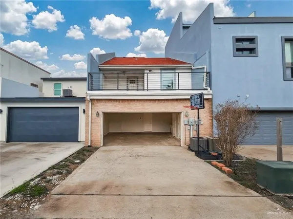 $1,900 | 428 Quail Avenue, McAllen, TX 78504