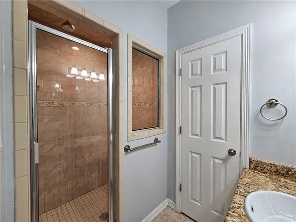 $1,900 | 428 Quail Avenue, McAllen, TX 78504