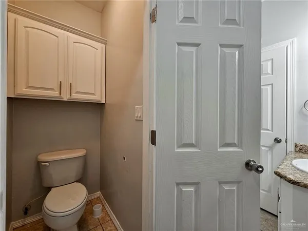 $1,900 | 428 Quail Avenue, McAllen, TX 78504