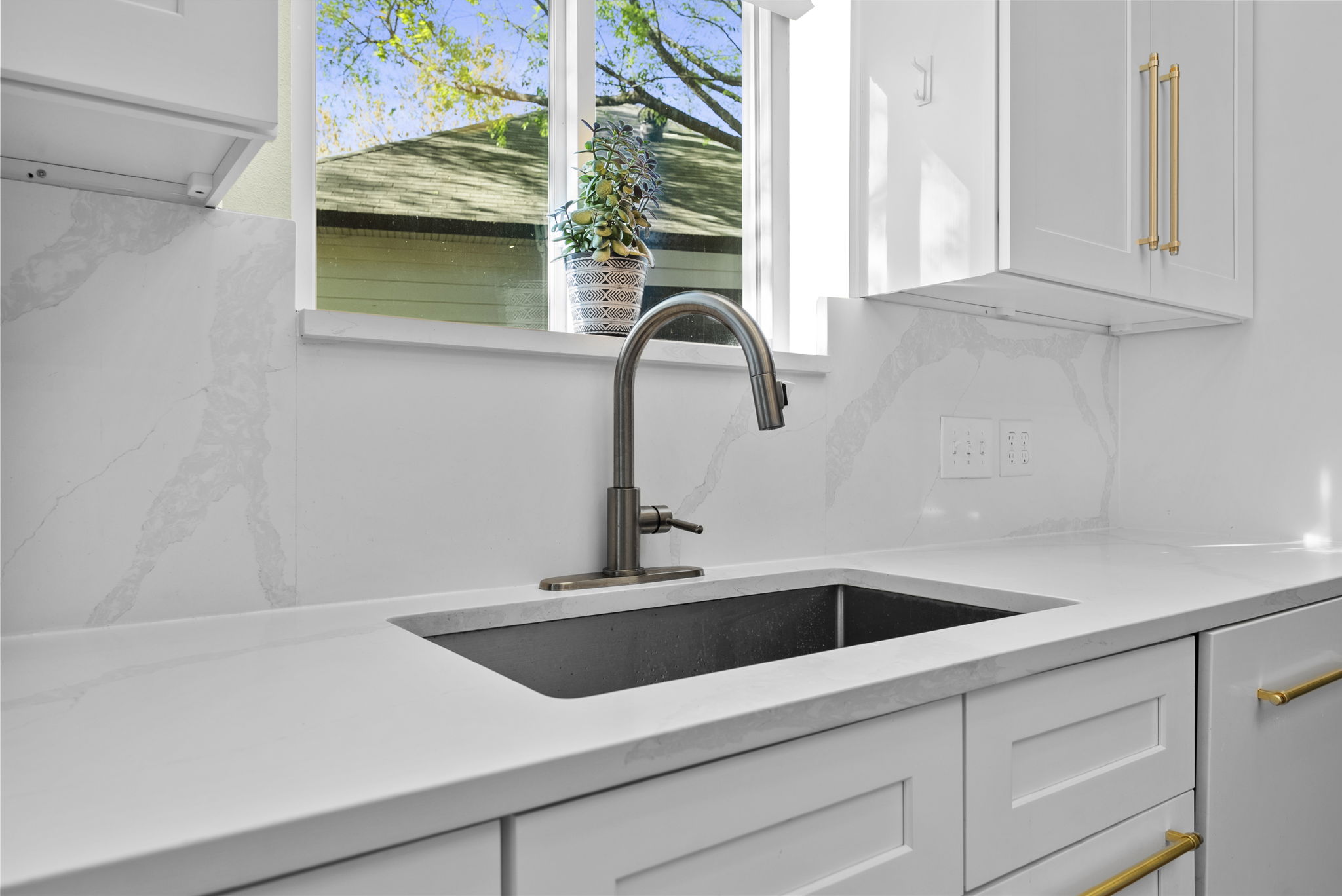 8102 Flashpan Cove Austin, TX 78729 - Photo 9 of 36 Deep farm sink + prep sink