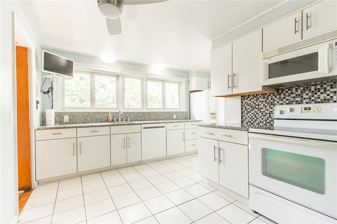 245 South Winton Road Rochester, NY 14610 - Photo 18 of 35