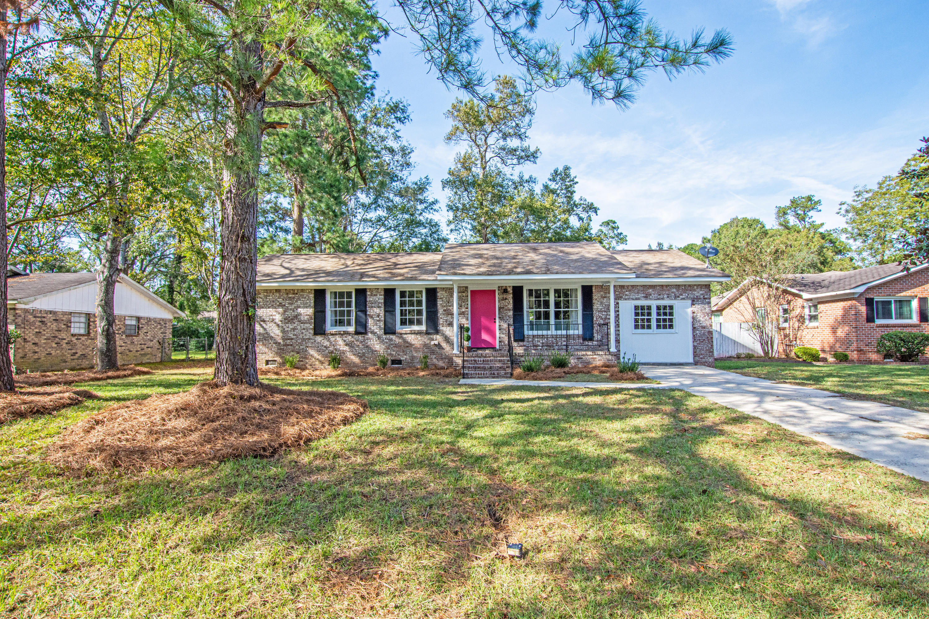 104 English Road Summerville, SC 29483 - Photo 1 of 20 0-9
