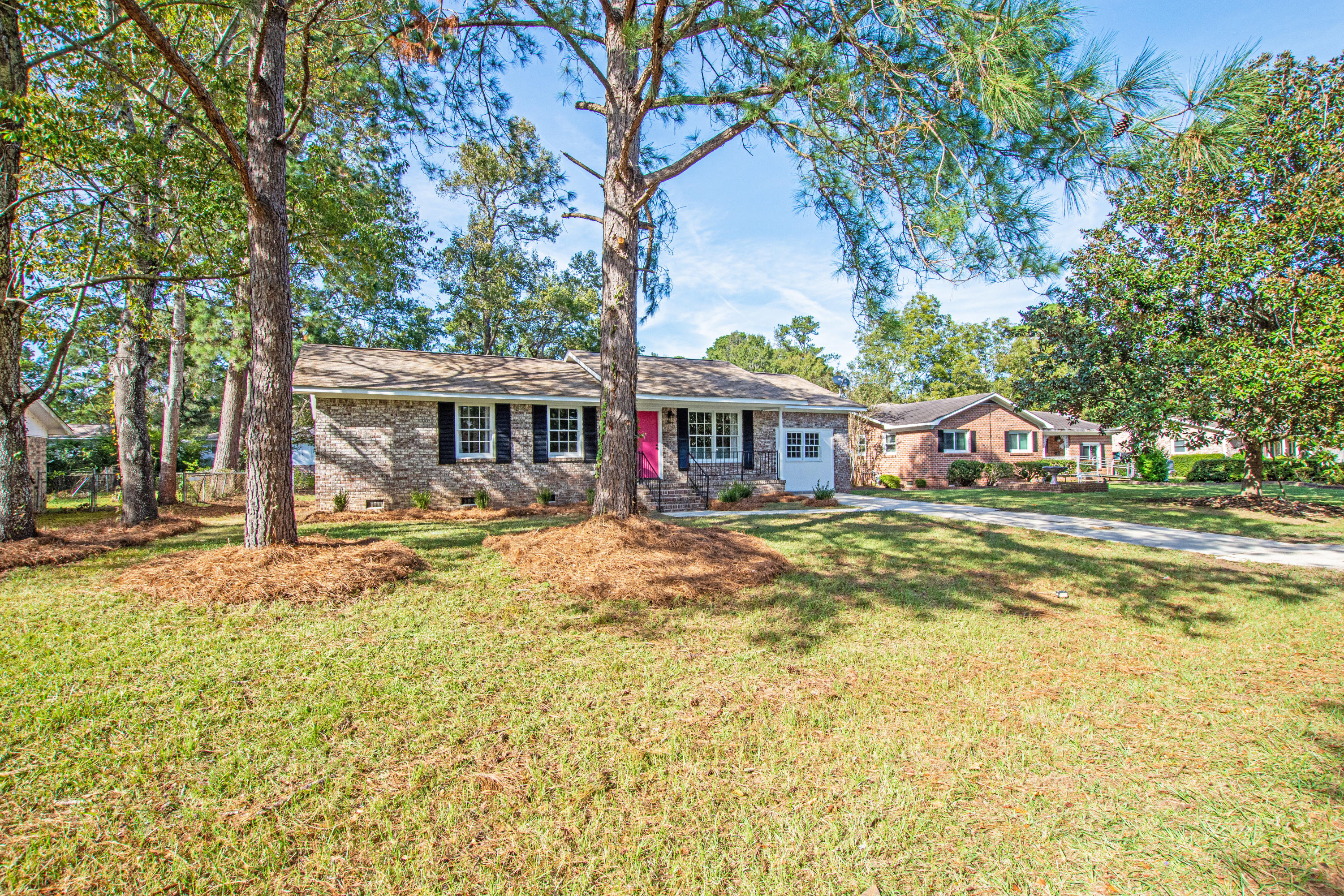 104 English Road Summerville, SC 29483 - Photo 2 of 20 0-11