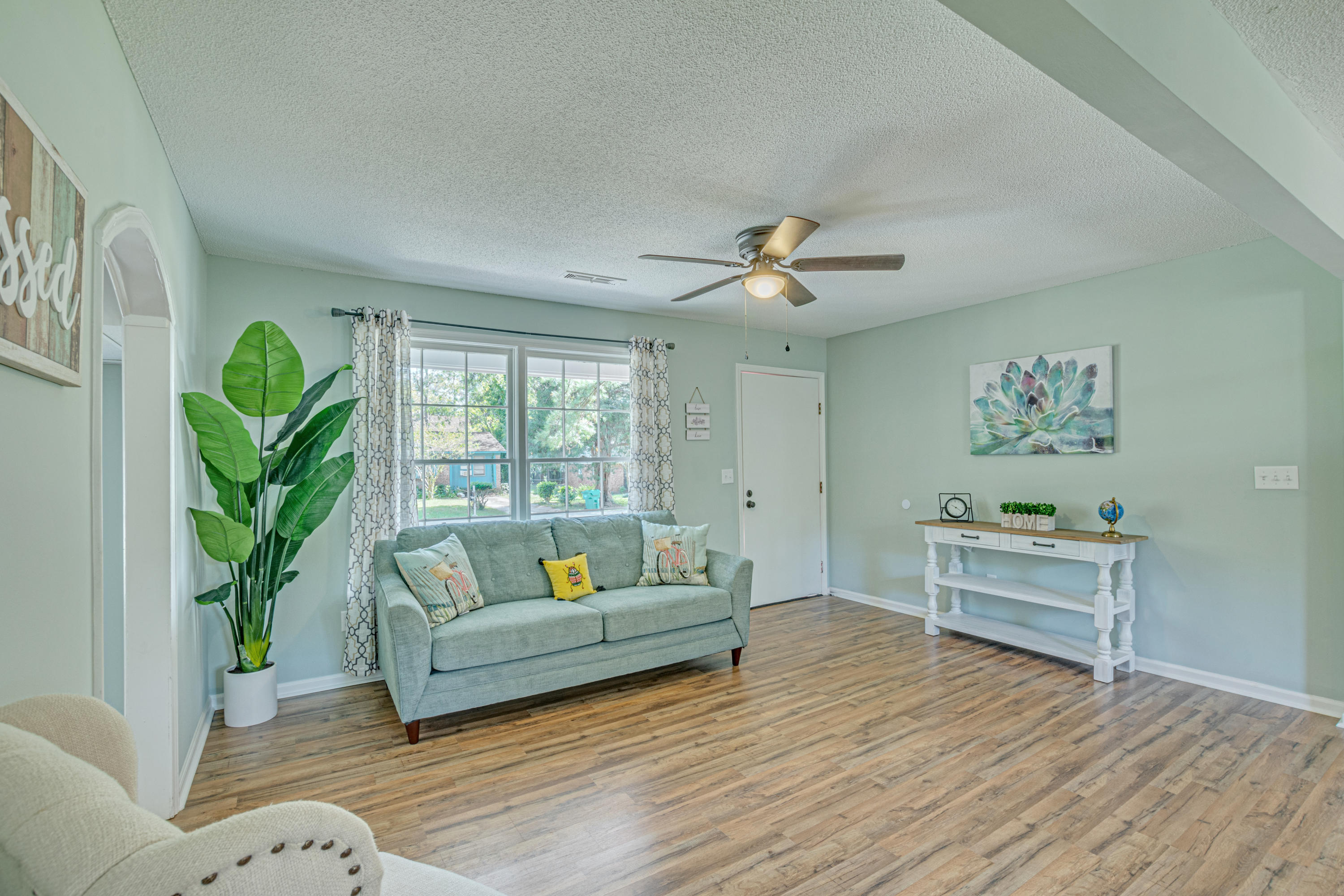 104 English Road Summerville, SC 29483 - Photo 6 of 20 30