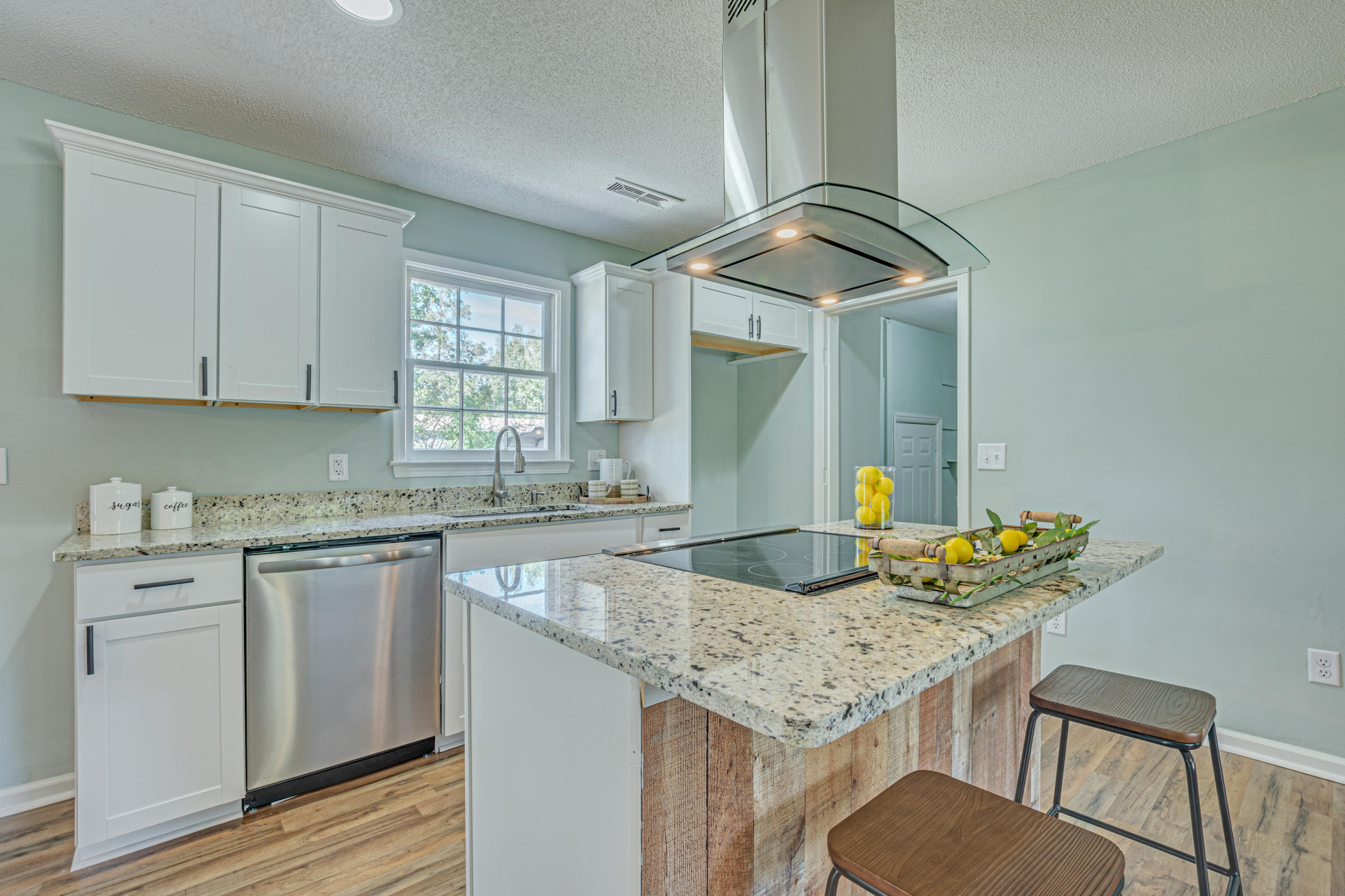 104 English Road Summerville, SC 29483 - Photo 8 of 20 28