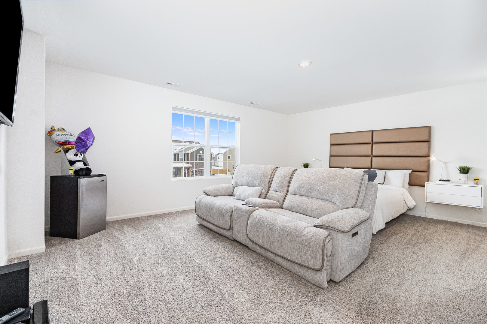 382 Hemlock Lane Oswego, IL 60543 - Photo 7 of 17 a living room with furniture