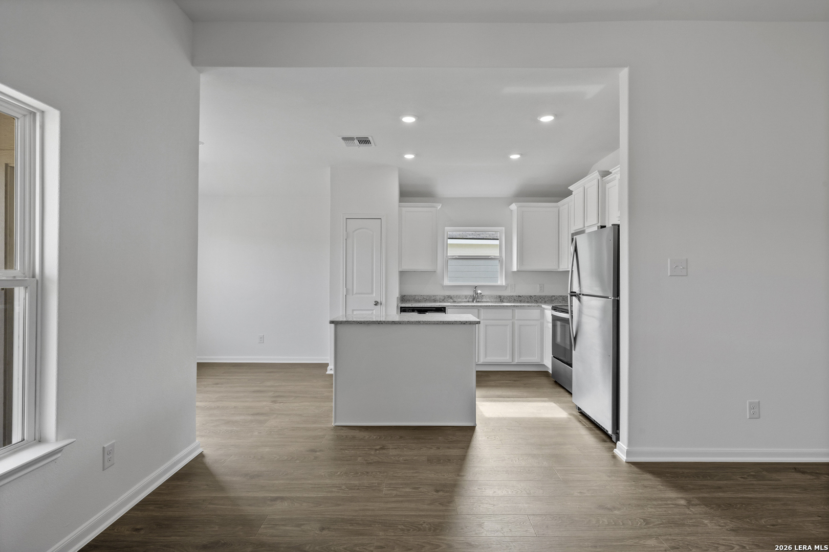 16112 Farmer Lytle, TX 78052 - Photo 7 of 28