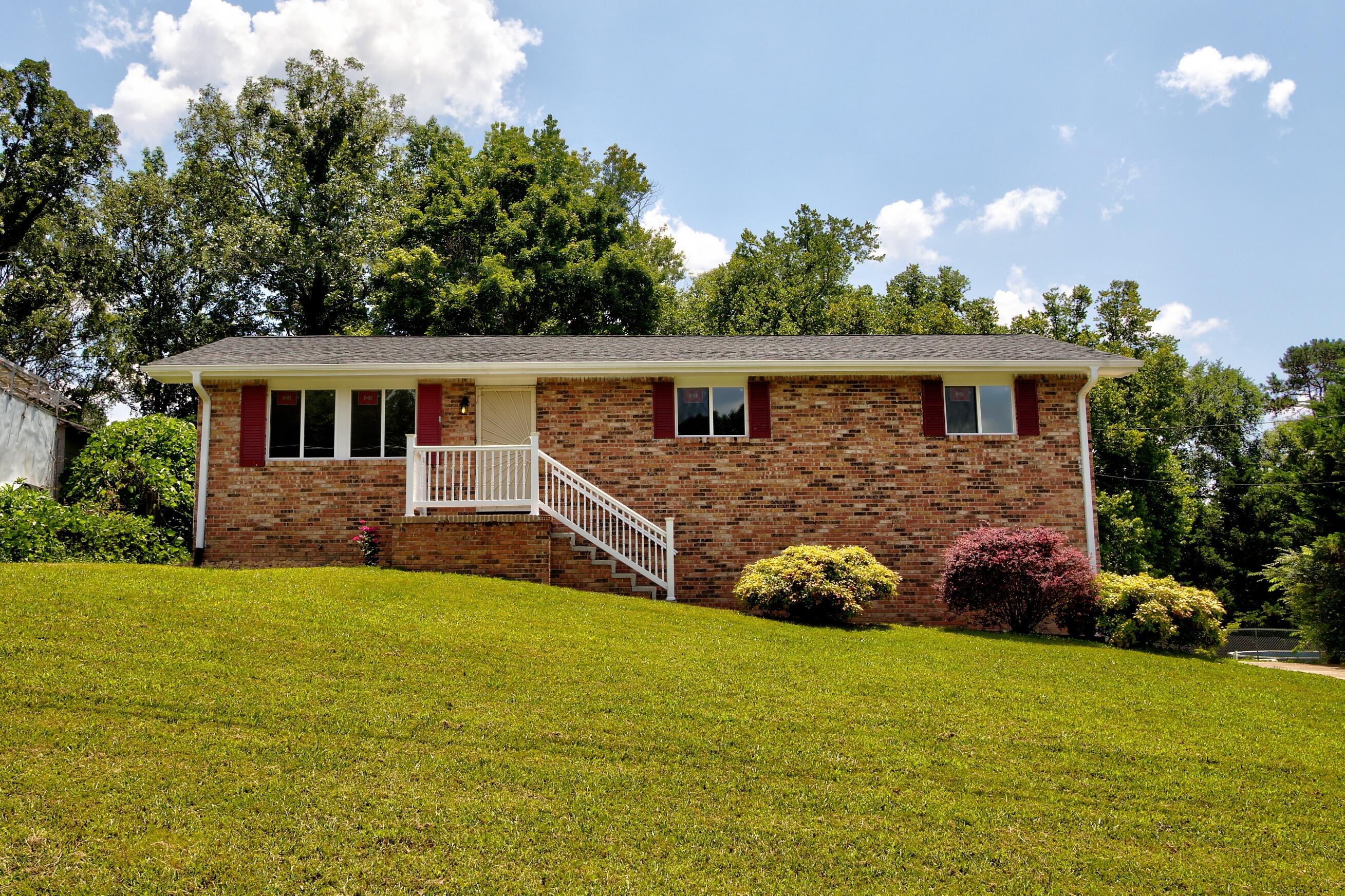 624 Corbley Road Rossville, GA 30741 - Photo 1 of 25 Front view