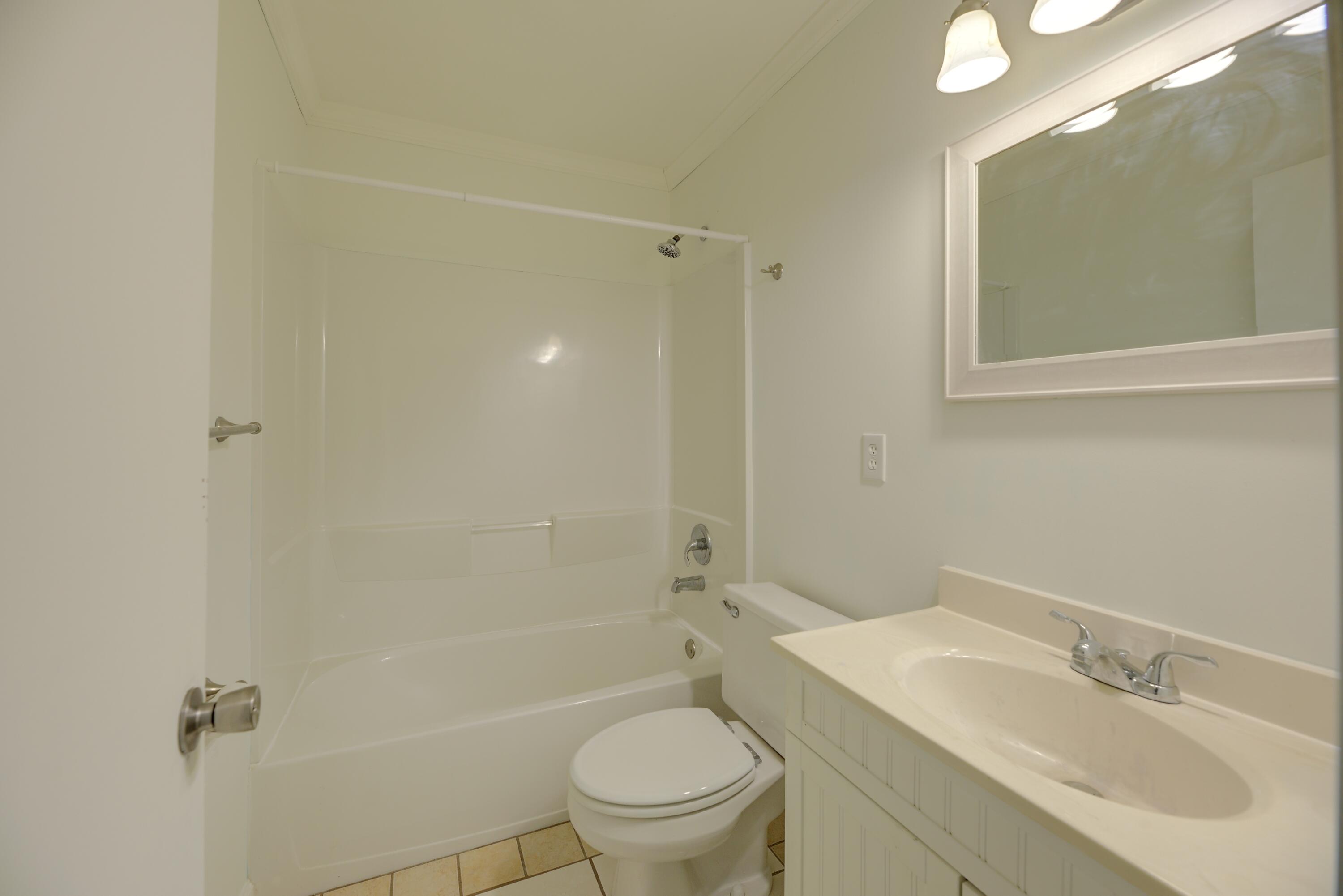 624 Corbley Road Rossville, GA 30741 - Photo 11 of 25 Shared Bathroom