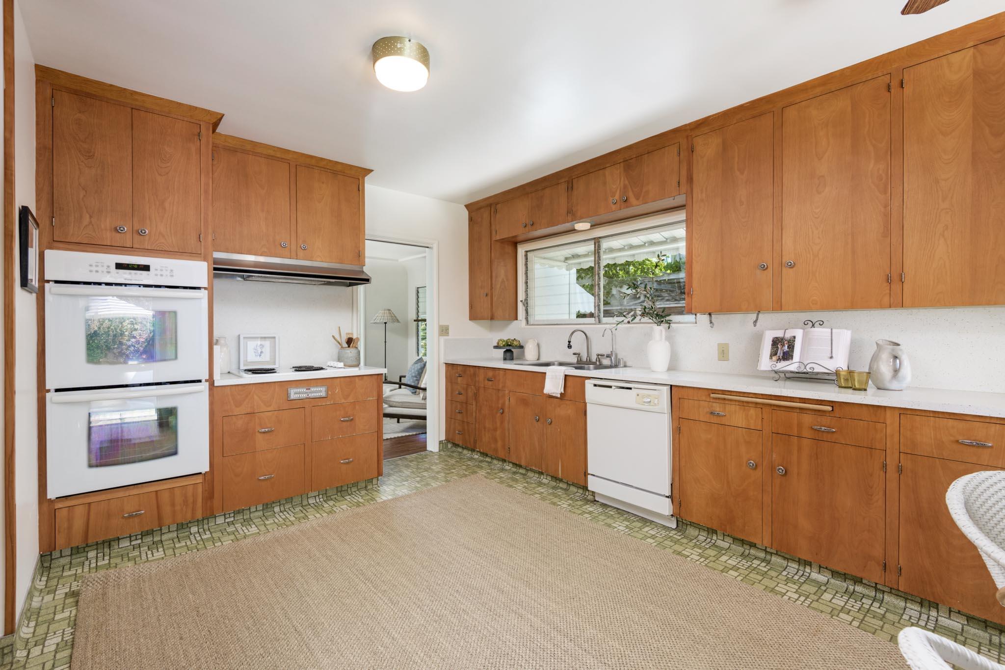 2817 Serena Road Santa Barbara, CA 93105 - Photo 5 of 20 Kitchen