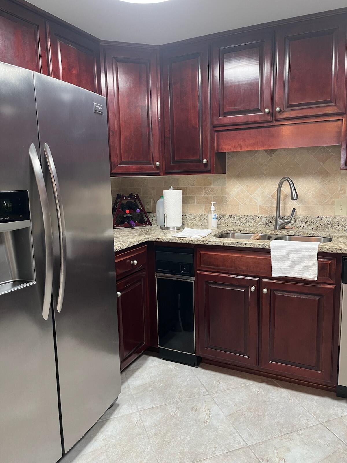 1 7th Street, Unit 1105 Augusta, GA 30901 - Photo 9 of 28 Kitchen