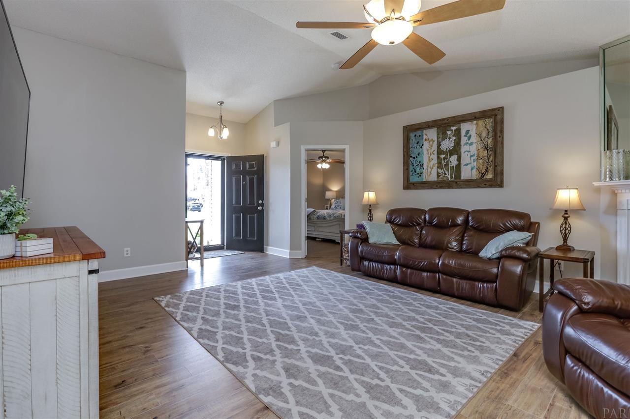 874 Ridge View Drive Pensacola, FL 32514 - Photo 6 of 40 Gallery Image 6