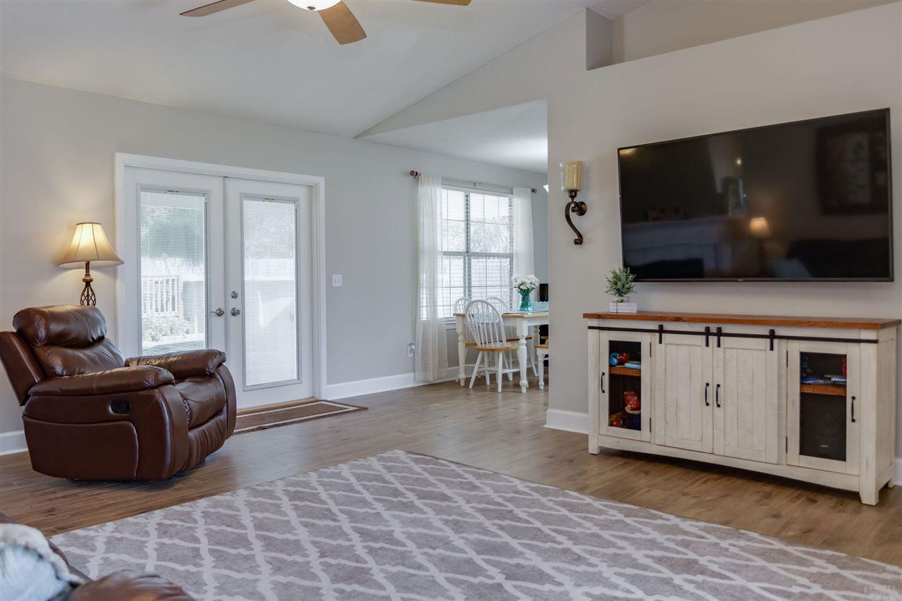 874 Ridge View Drive Pensacola, FL 32514 - Photo 9 of 40 Gallery Image 9