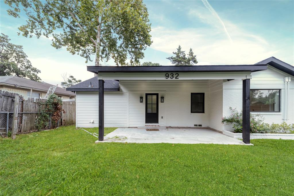 932 Treasure Road Garland, TX 75041 - Photo 20 of 23 a view of a backyard with a garden and plants