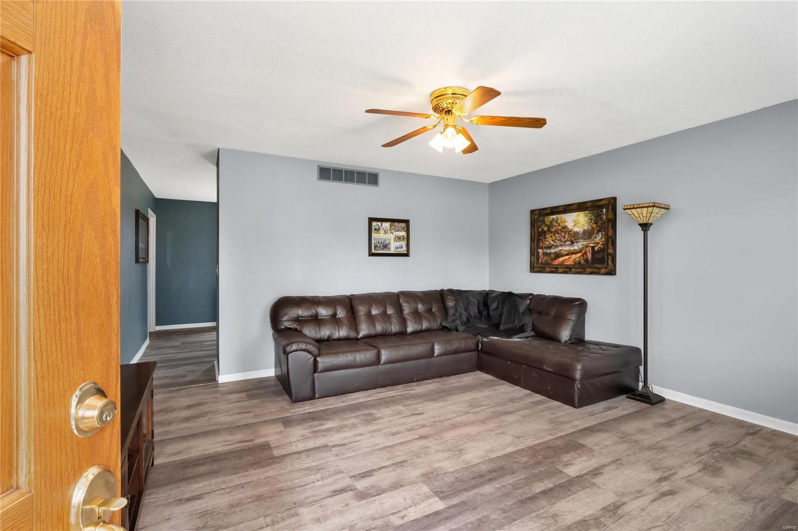 23 Dwight Street Waterloo, IL 62298 - Photo 3 of 24