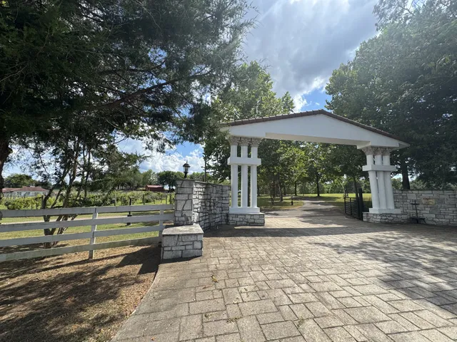 $1,499,900 | 2982 Harvey Bowden Road, Springville, TN 38256