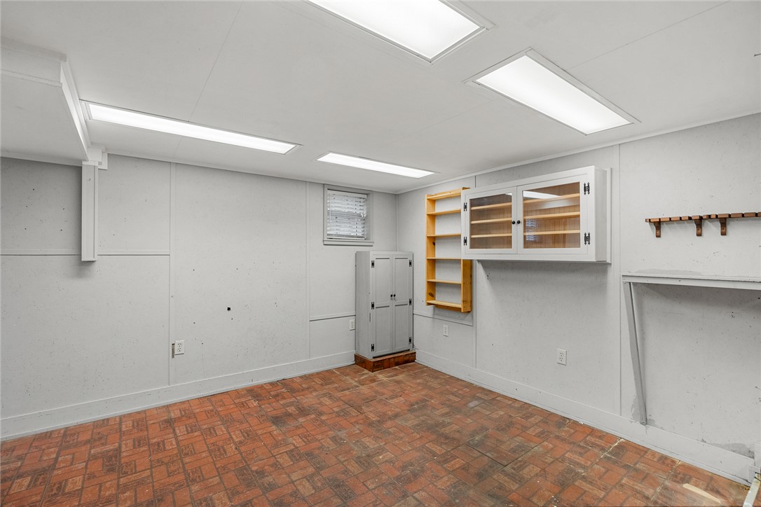 1403 Hanover Road Anderson, SC 29621 - Photo 28 of 40 This versatile space provides ample storage and functional flooring for various uses.