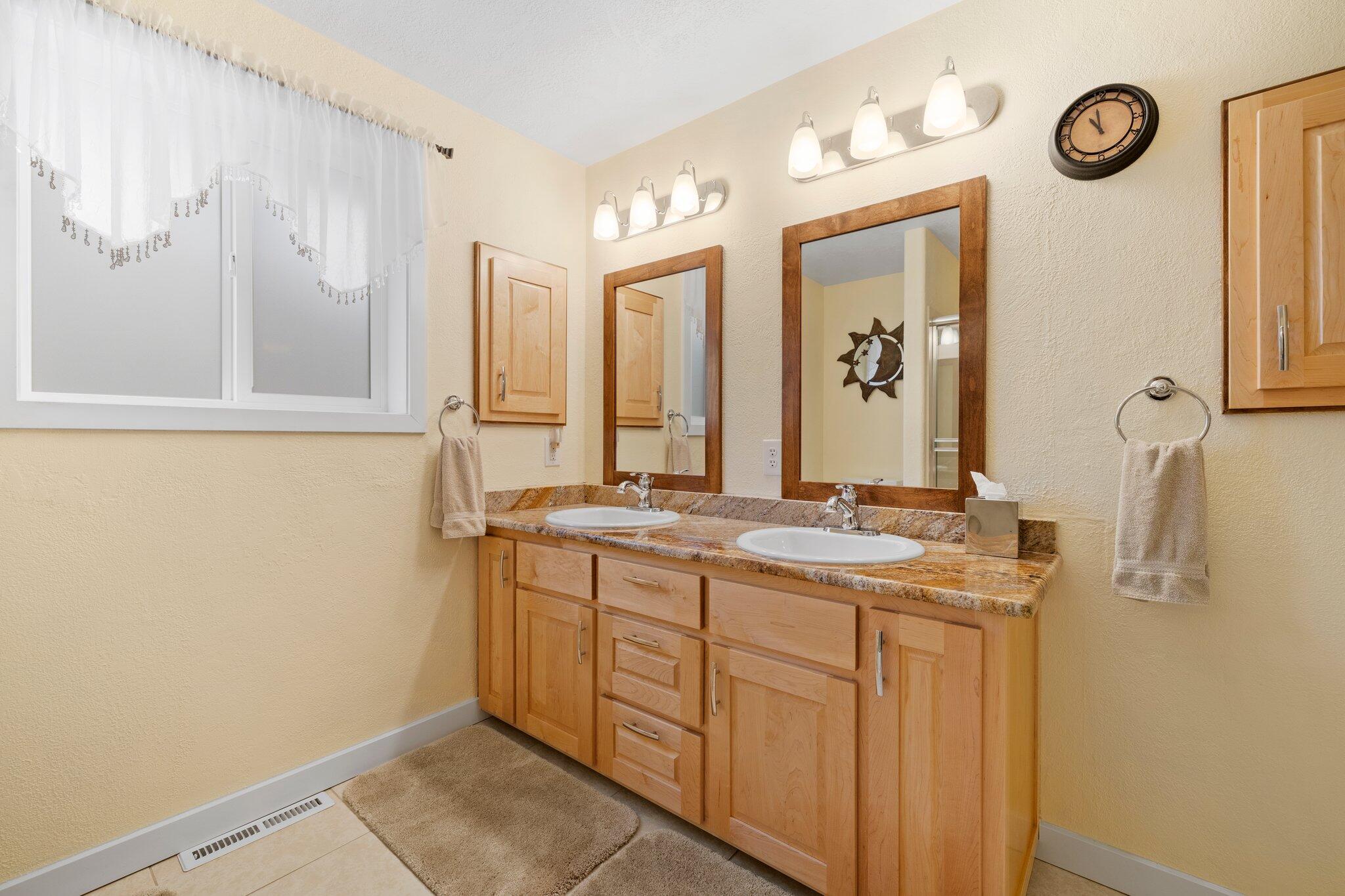 2610 Roberts Road Medford, OR 97504 - Photo 28 of 43 30-web-or-mls-_D9A3888