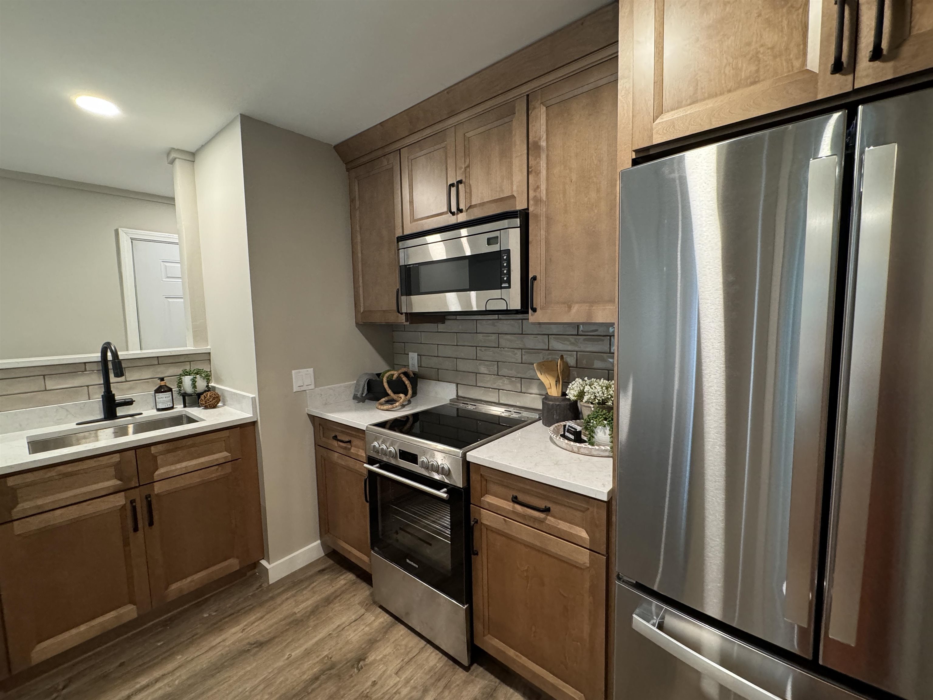 30 Wolf Road, Unit 612 Lebanon, NH 03766 - Photo 5 of 37
