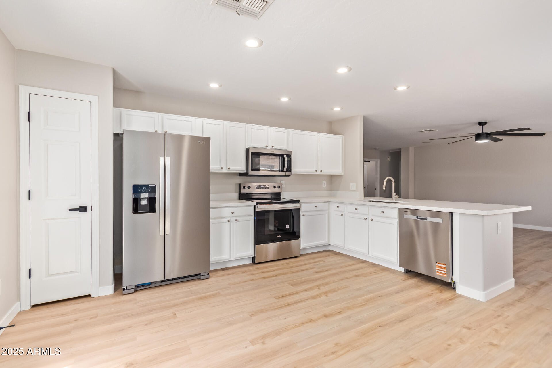 3035 West Roberta Drive Phoenix, AZ 85083 - Photo 11 of 31 0012-12 - Range Mule