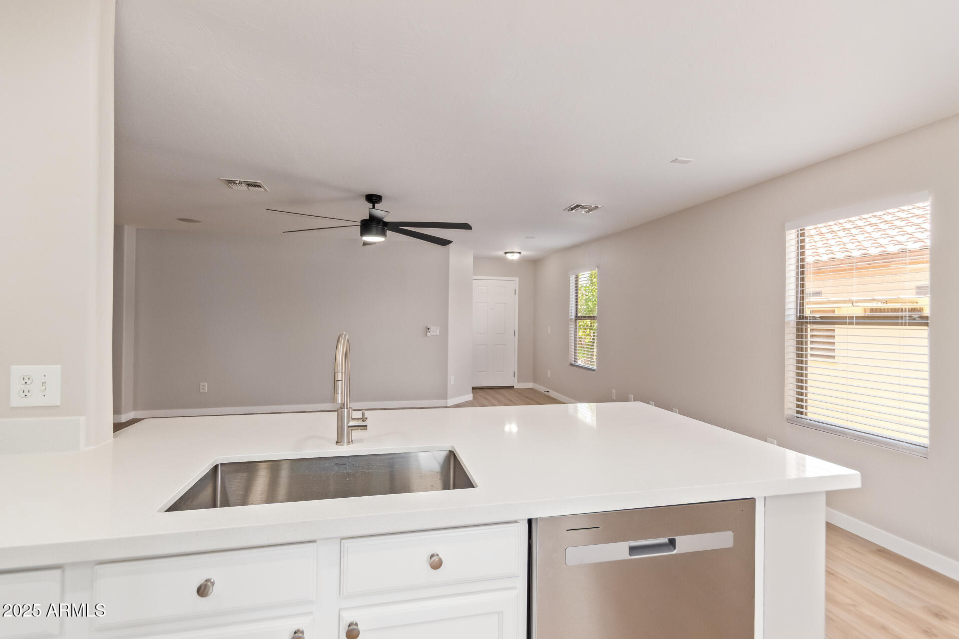 3035 West Roberta Drive Phoenix, AZ 85083 - Photo 13 of 31 0014-14 - Range Mule