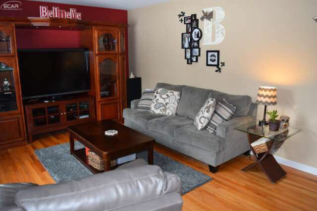 6220 Fenton Road Flint, MI 48507 - Photo 3 of 32 21116343-2.JPG