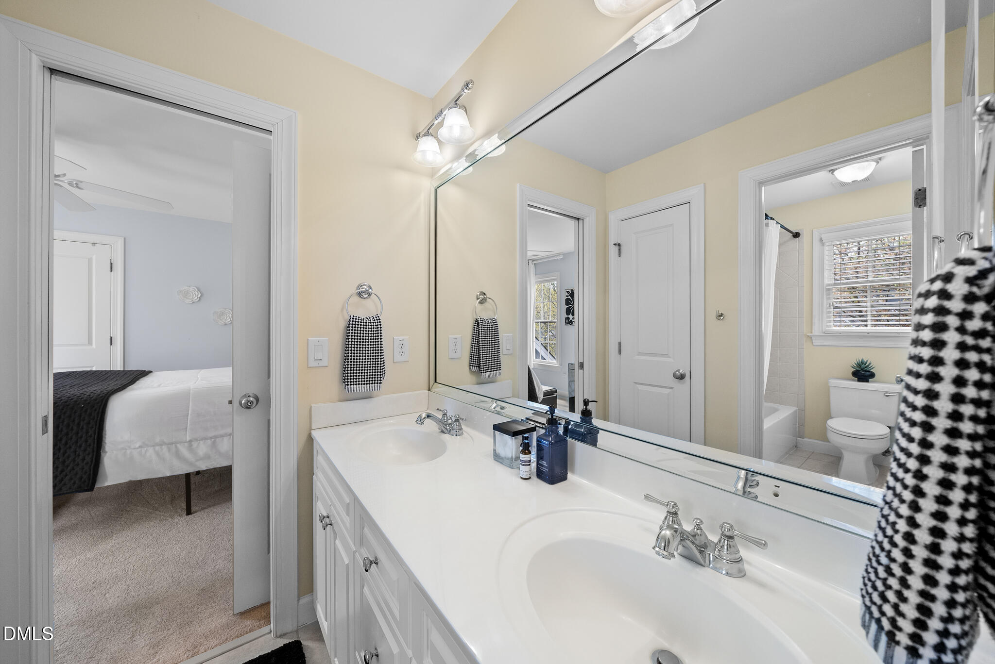 9329 Carlswood Court Raleigh, NC 27613 - Photo 55 of 73 DSC01128