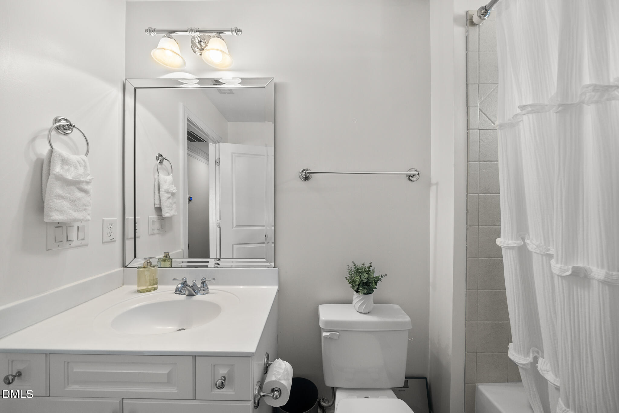 9329 Carlswood Court Raleigh, NC 27613 - Photo 57 of 73 DSC01137