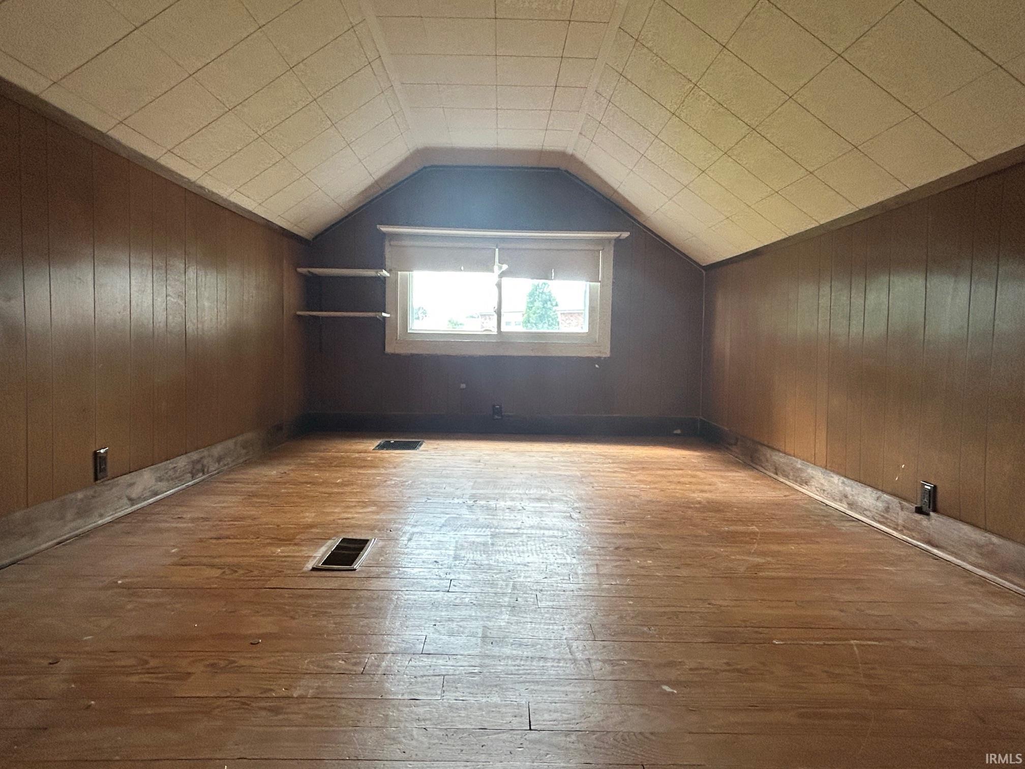 2511 South Rockport Road Bloomington, IN 47403 - Photo 18 of 29