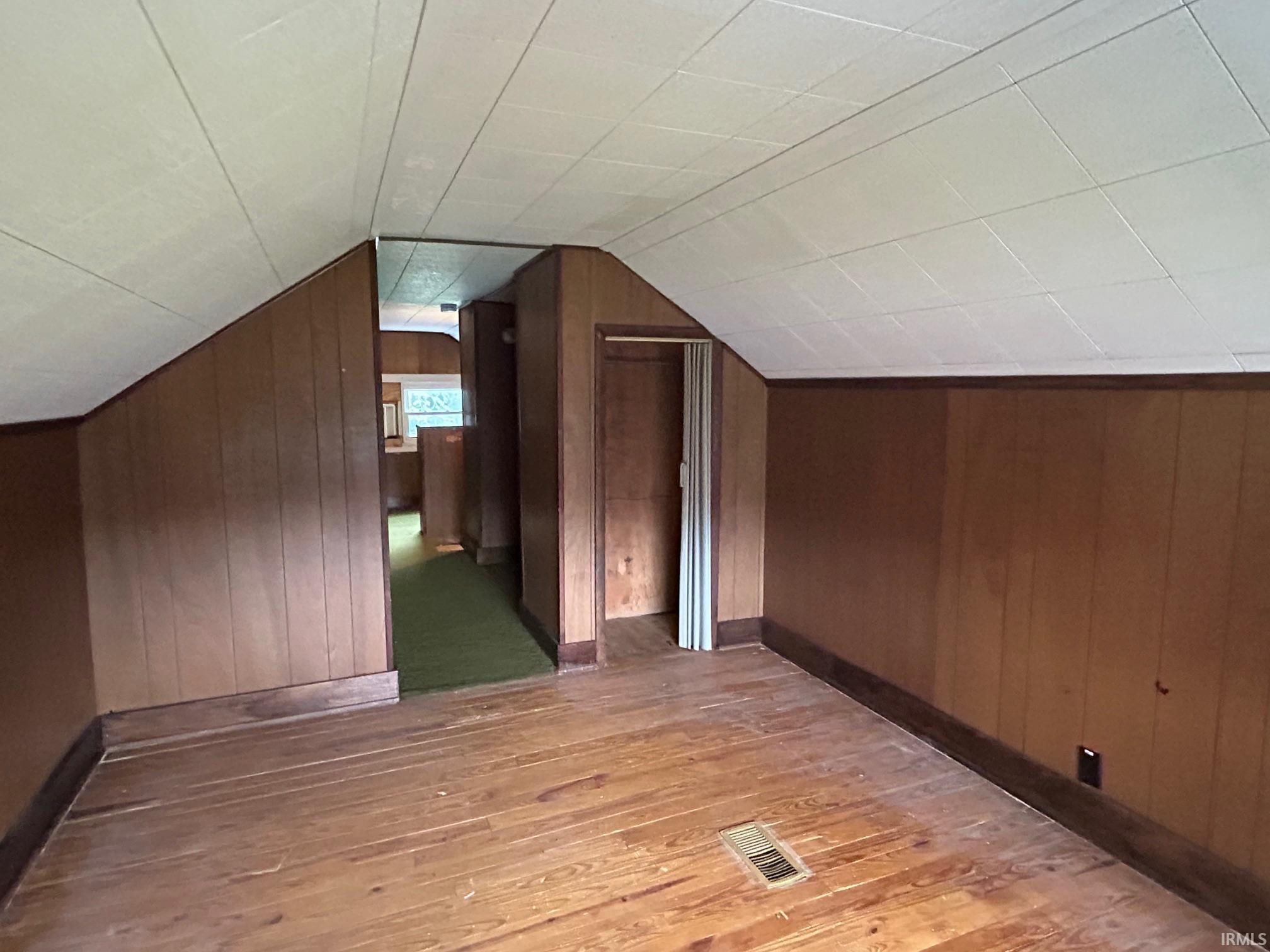 2511 South Rockport Road Bloomington, IN 47403 - Photo 19 of 29