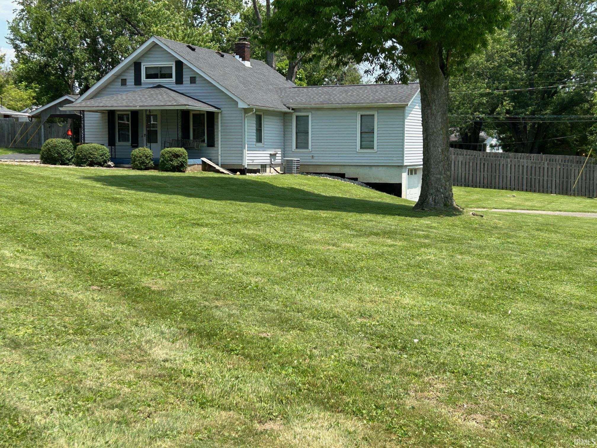 2511 South Rockport Road Bloomington, IN 47403 - Photo 2 of 29