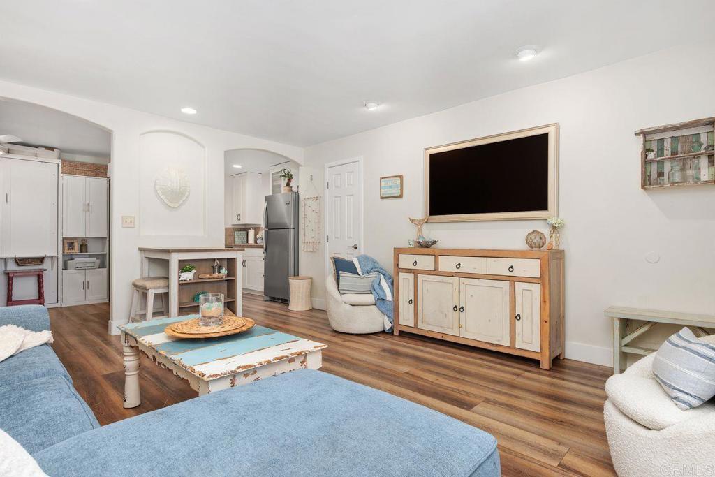 405 Requeza Street, Unit H9 Encinitas, CA 92024 - Photo 5 of 33