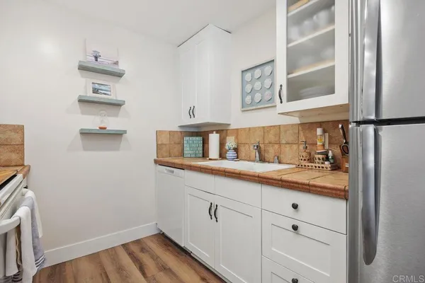 $715,000 | 405 Requeza Street, Unit H9, Encinitas, CA 92024