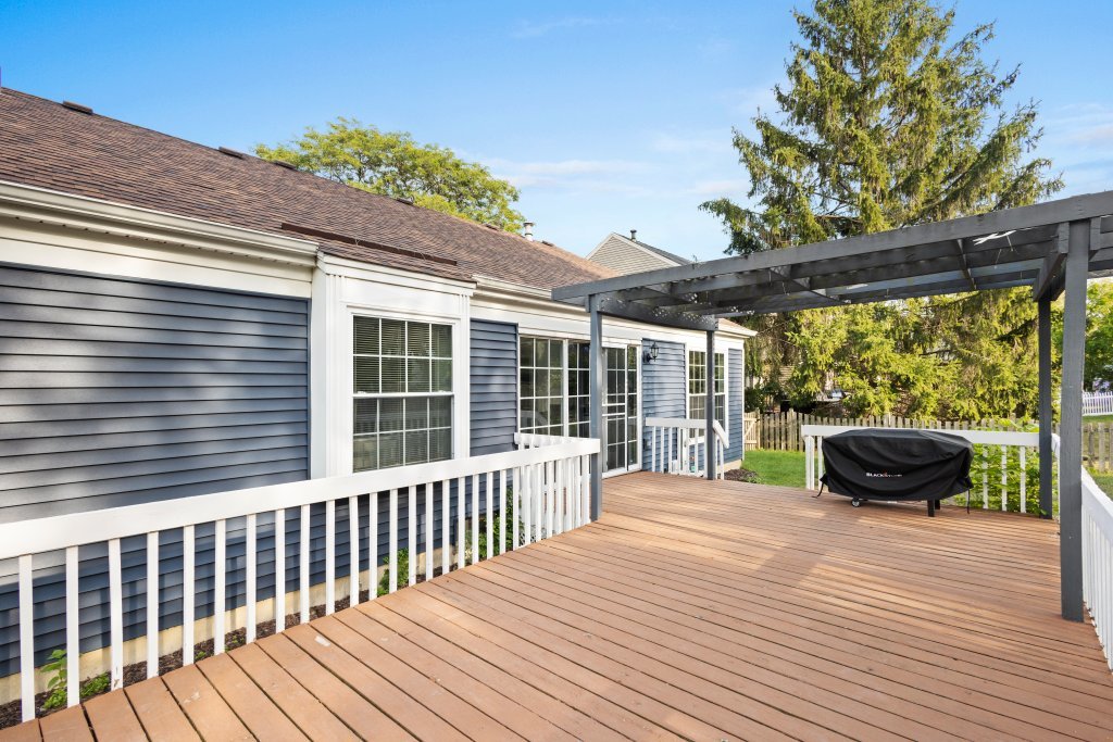 798 Burning Trail Carol Stream, IL 60188 - Photo 26 of 40 a view of balcony with deck
