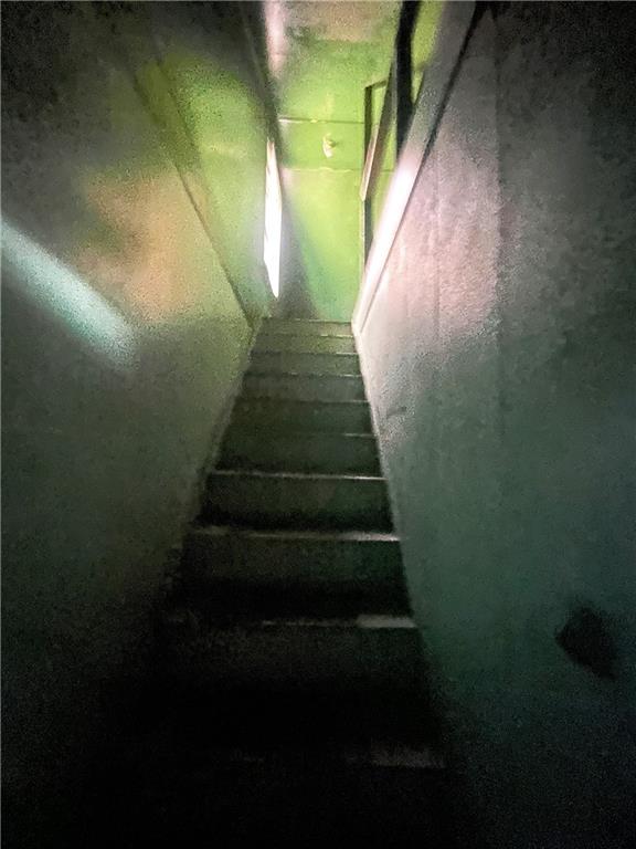 323 Hancock Street Pittsburgh, PA 15219 - Photo 24 of 41 a view of entryway