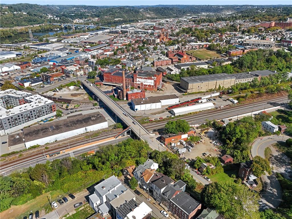 323 Hancock Street Pittsburgh, PA 15219 - Photo 38 of 41 an aerial view of a city with lots of residential buildings
