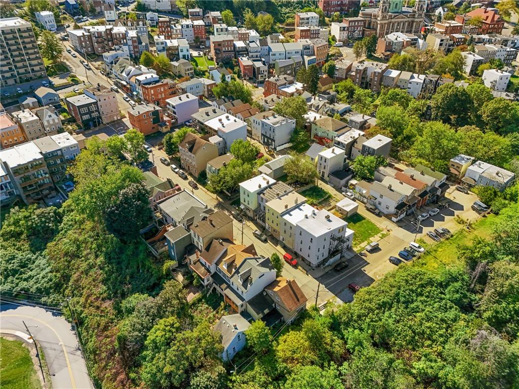 323 Hancock Street Pittsburgh, PA 15219 - Photo 40 of 41 an aerial view of residential houses with outdoor space